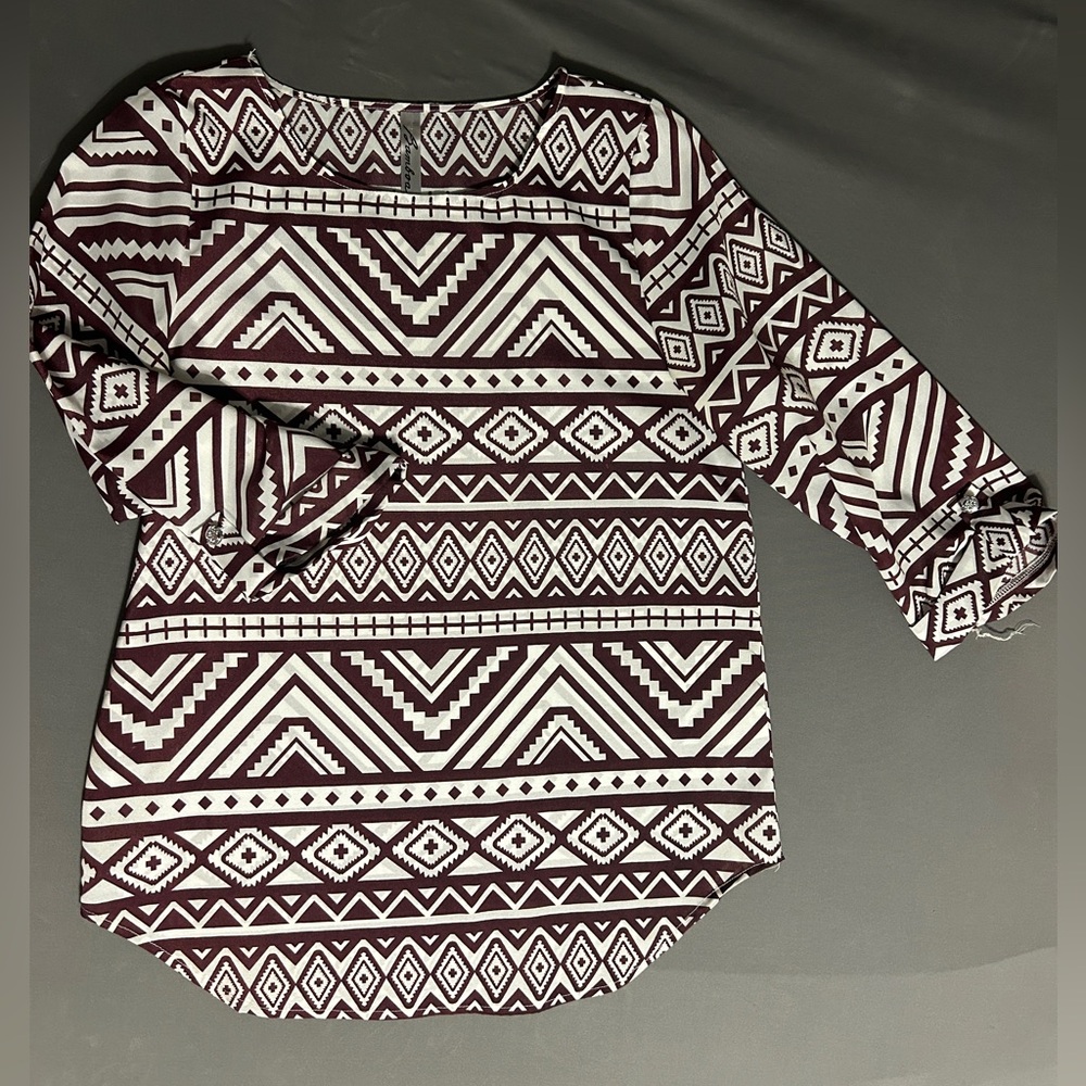 Maroon and white polyester 3/4 length blouse